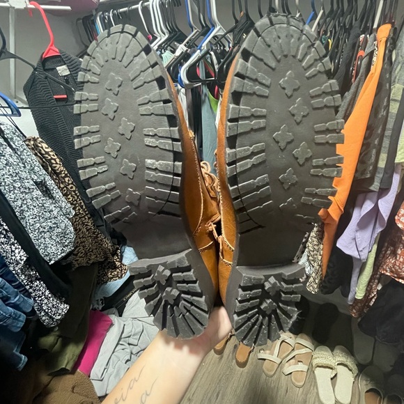 SO Brown Combat Boots - Picture 4 of 5